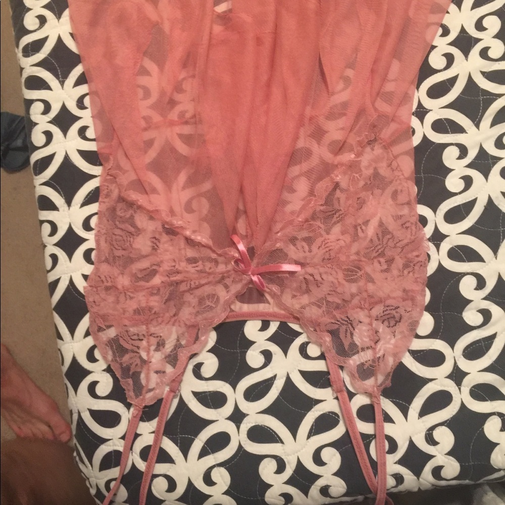 Gown - Picture 3 of 4